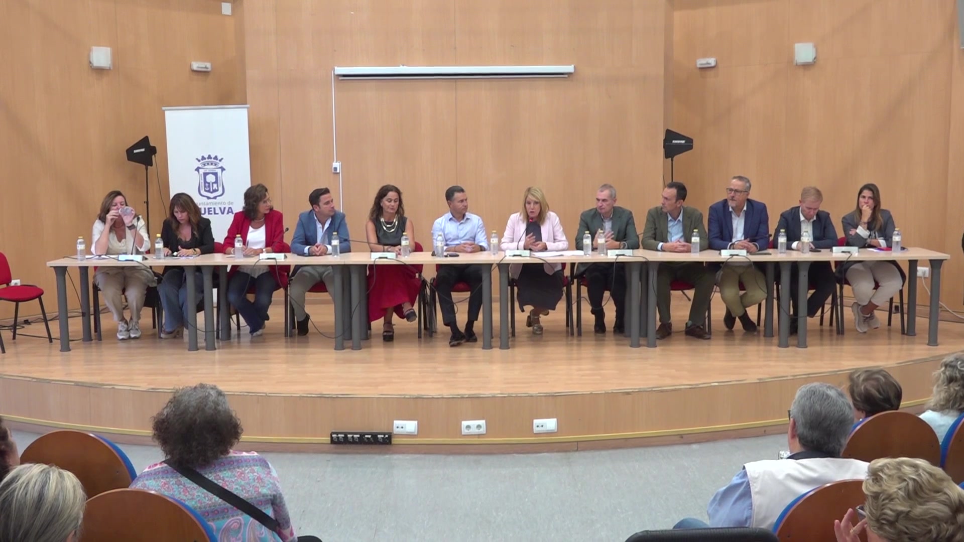 El equipo de Gobierno se reúne con asociaciones vecinales en La Morana ...